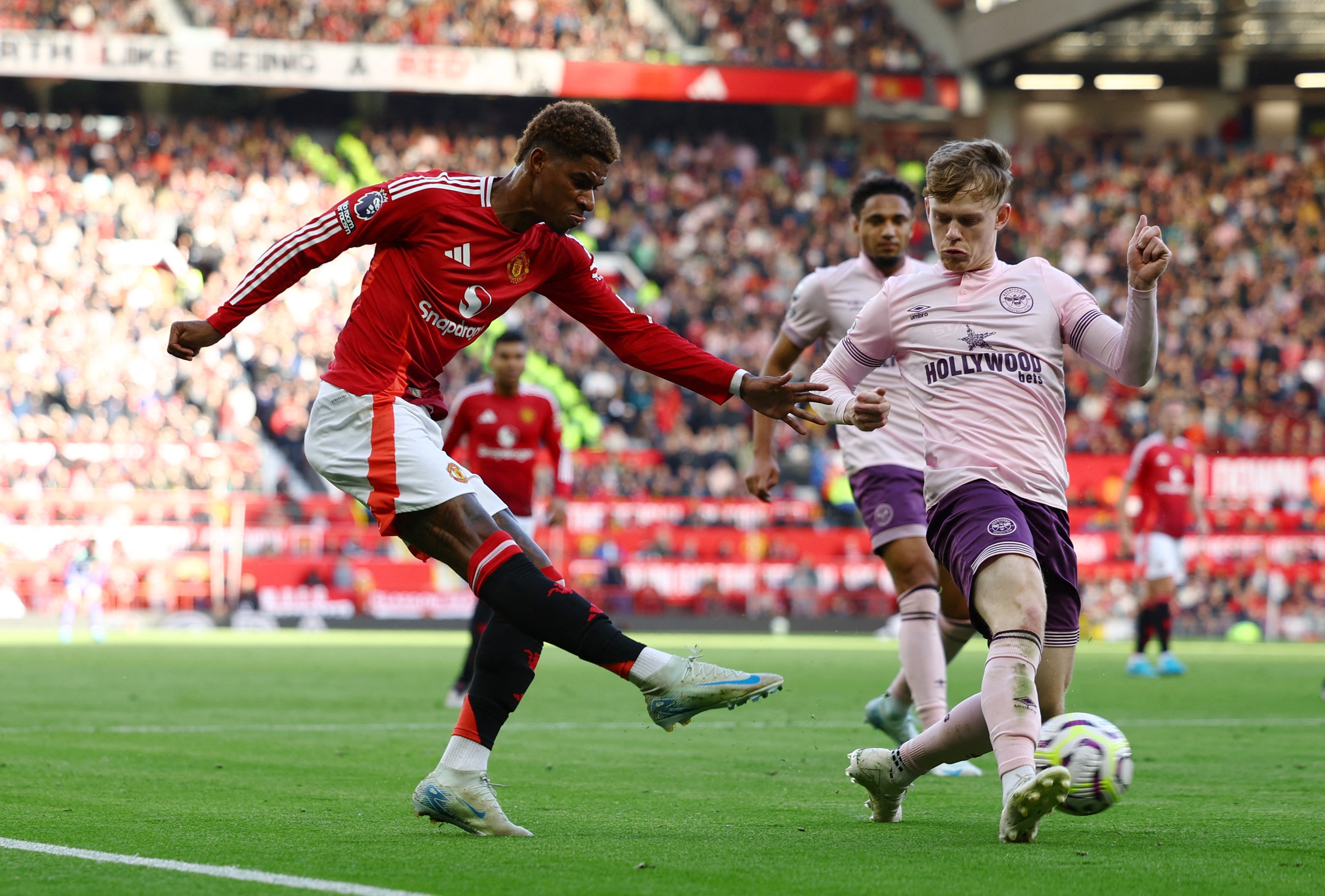 Manchester United ngược dòng hạ Brentford- Ảnh 2.